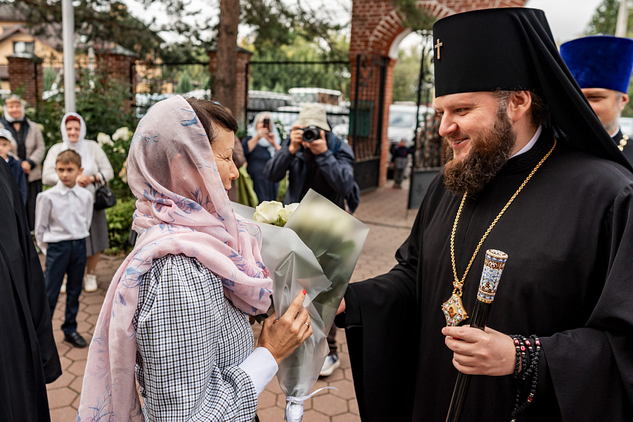 Архиерейское богослужение в храме мучеников Флора и Лавра села Ям г.о. Домодедово